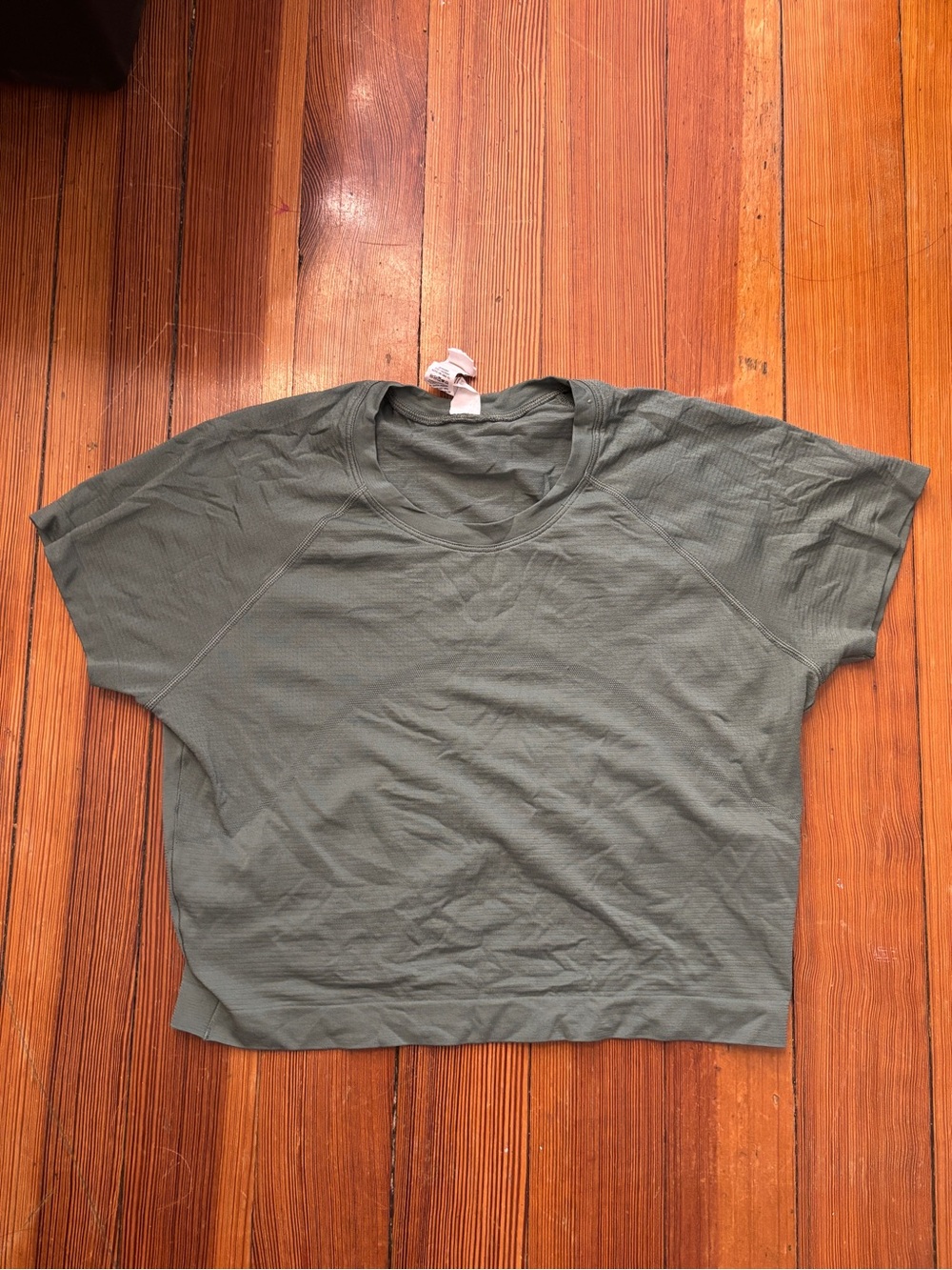 Lululemon Swiftly Tech Tee in Green Size 10